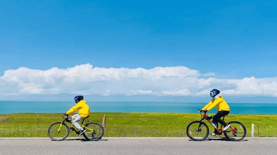 Qinghai lake biking