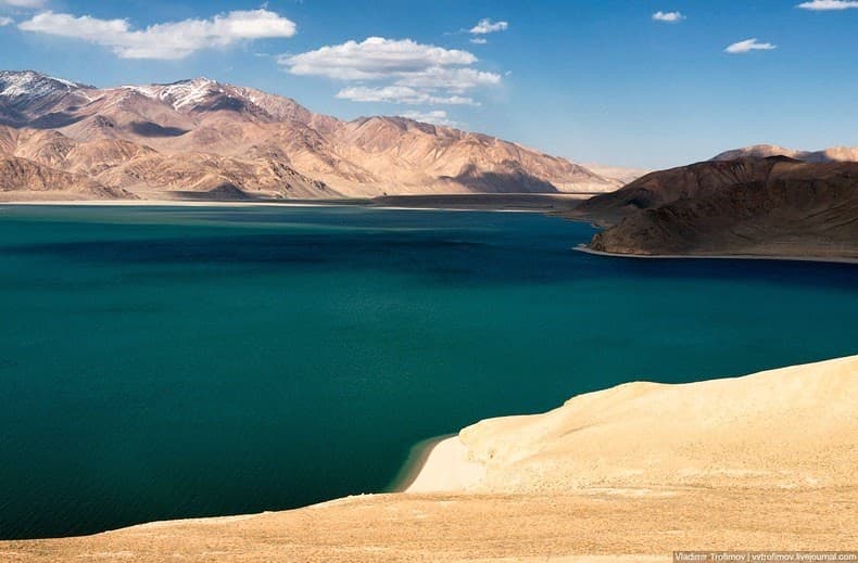 Karakul Lake