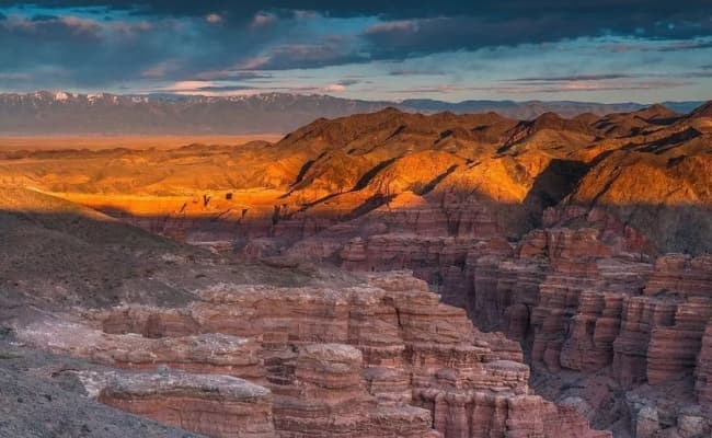 Charyn Canyon2
